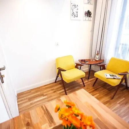 Little Tower Studio Apartament *